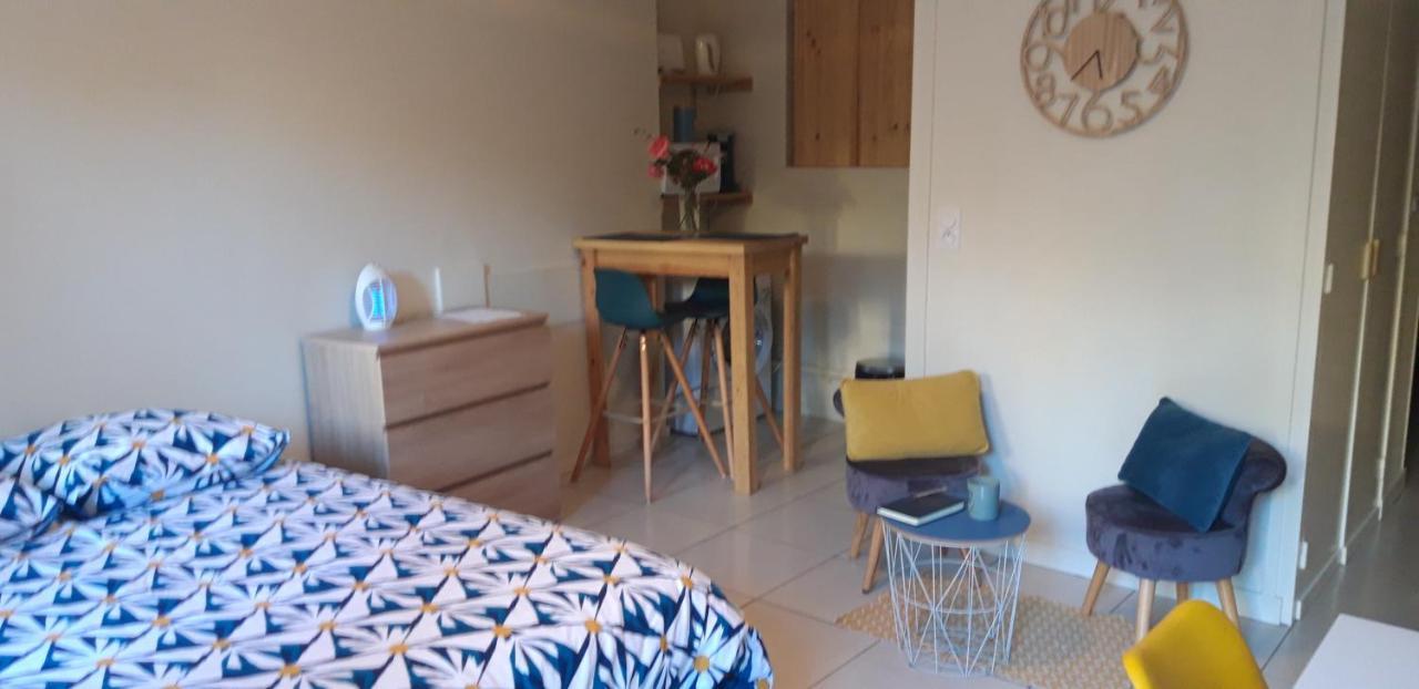 Studio avec terrasse et jardinet centre ville Bergerac Extérieur photo